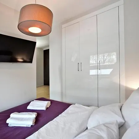 Gieldowa 4d - One Bedroom P&o Serviced Lejlighed Warszawa